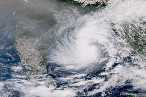 Cyclone Dana Approaches Odisha, Bengal